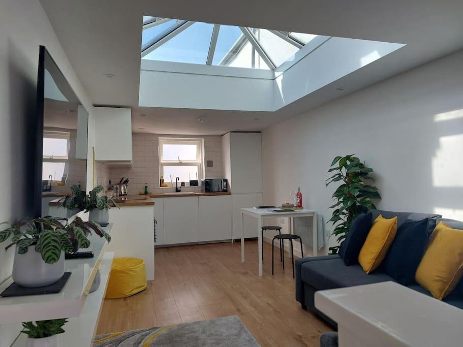 1 Bedroom Modern Duplex Southampton Exterior foto