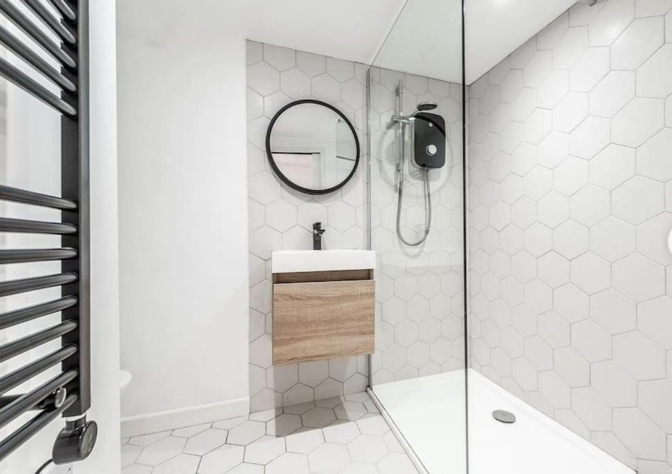 1 Bedroom Modern Duplex Southampton Exterior foto